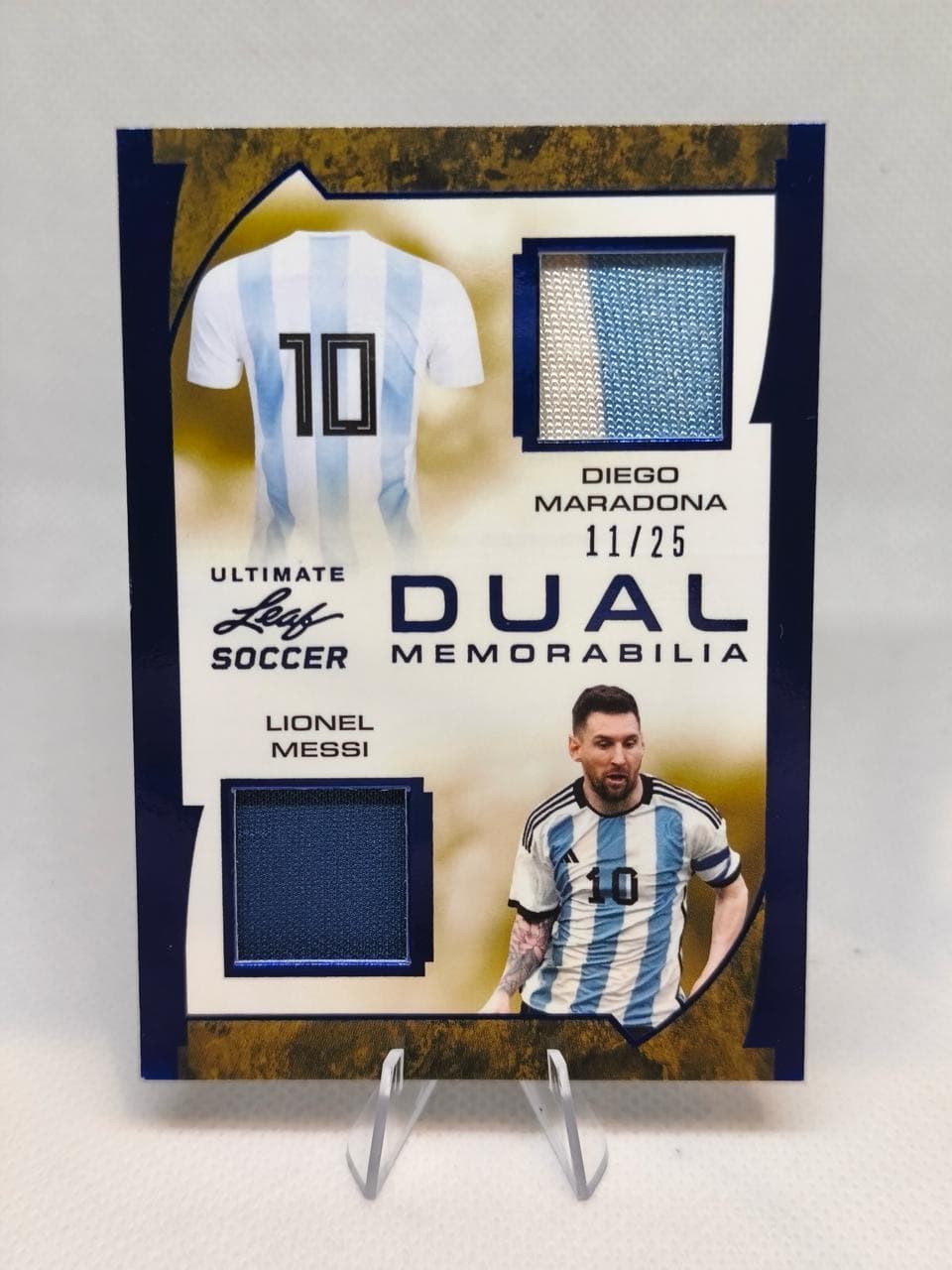 Lionel Messi y Diego Maradona Dual Memorabilia Game Used