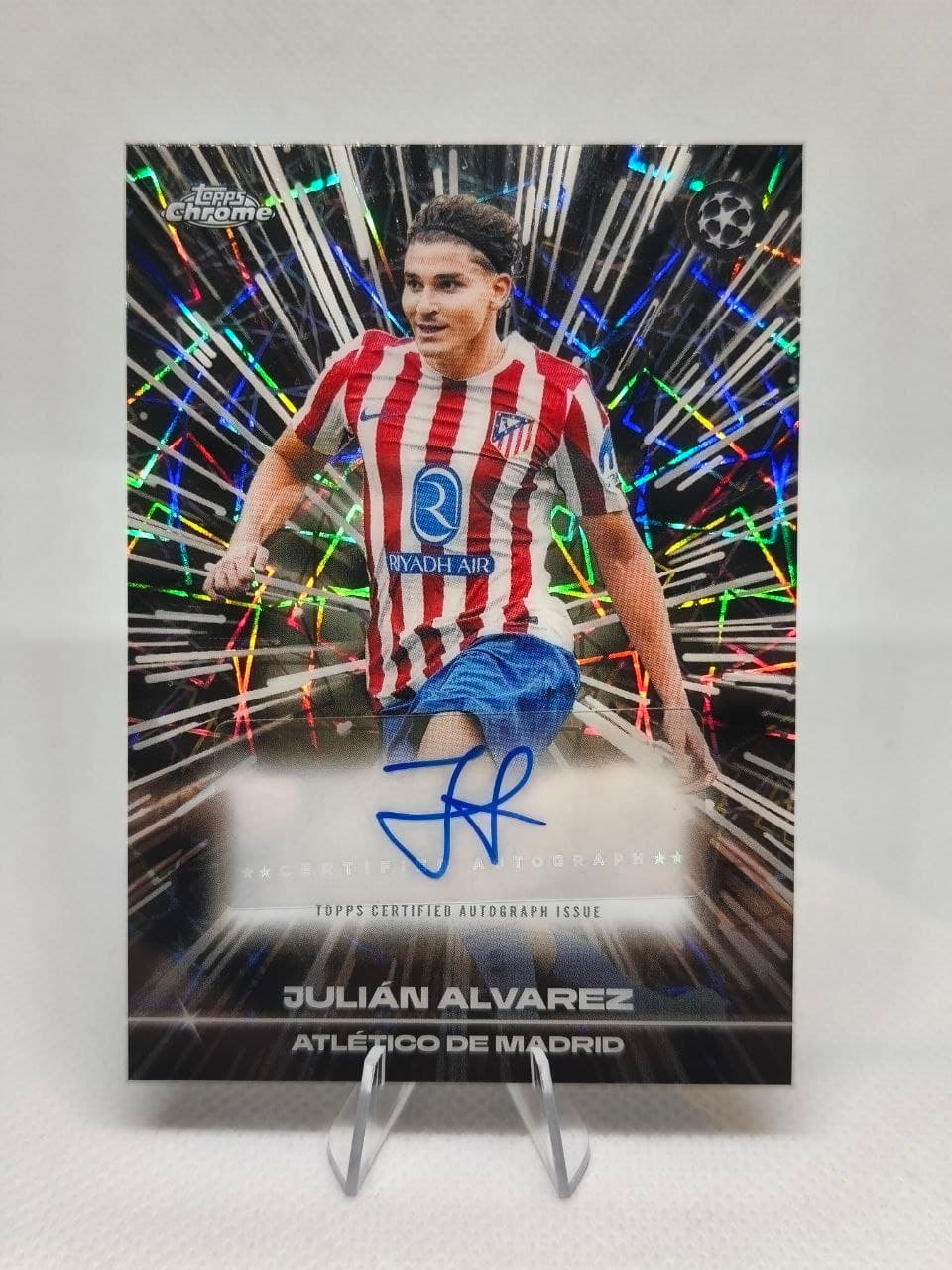 Julián Alvarez Topps Chrome UEFA Black Lazer Auto